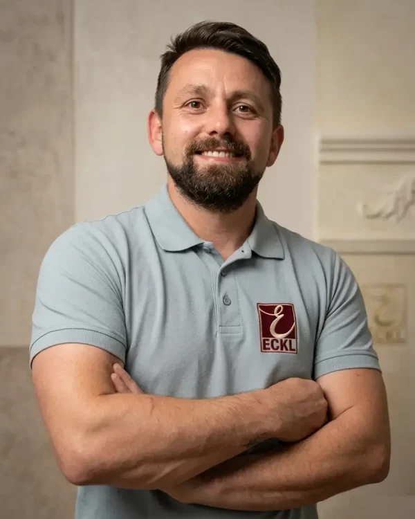Daniel_Eckl_Portrait_neu.webp